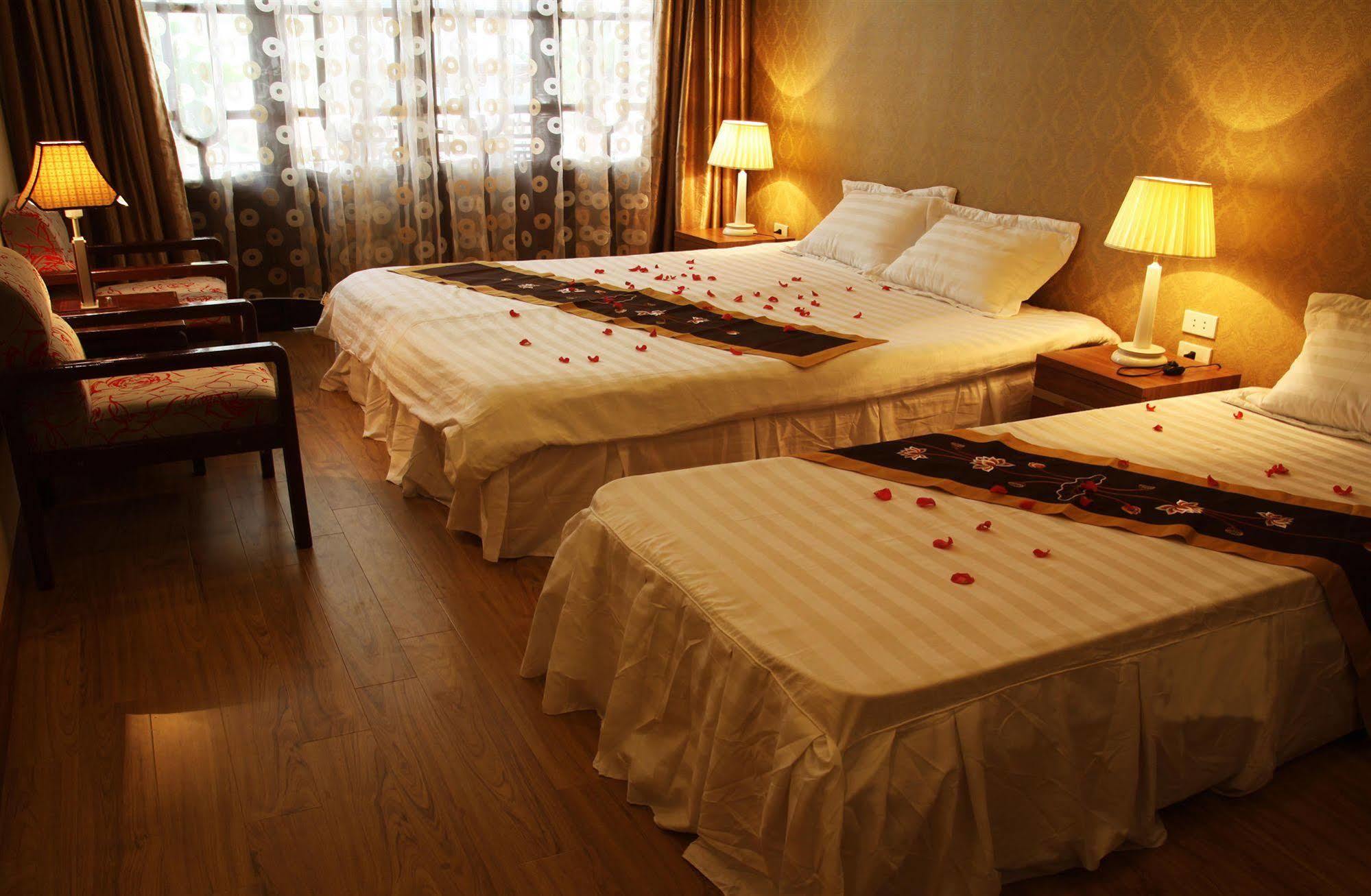 Real Vietnam Hotel Ханой Экстерьер фото